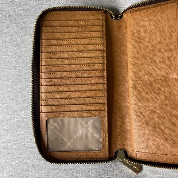 Michael Kors Signature Jet Set Continental Leather Zip Wallet - Picture 10 of 12